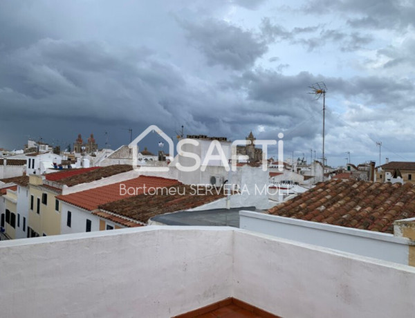 PRECIOSA CASA REFORMADA EN EL CENTRO HISTÓRICO DE CIUTADELLA DE MENORCA.