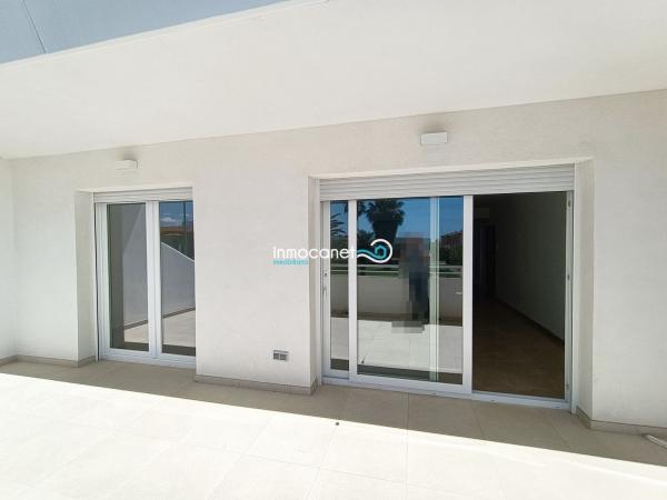 Piso en venta en avenida Playa de Oliva s/n