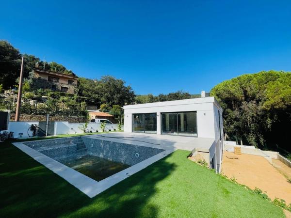 Casa o chalet independiente en venta en calle Del Montsià, 4