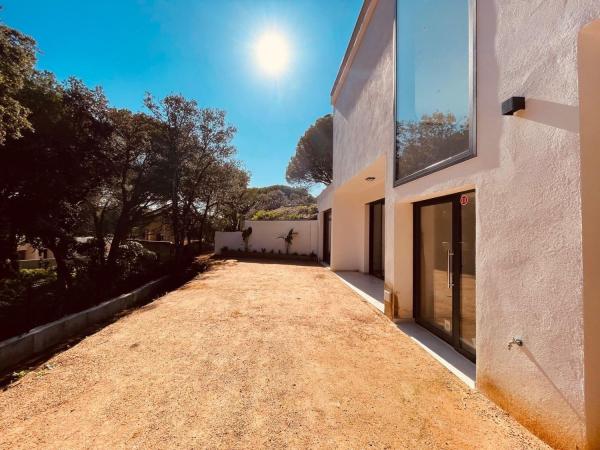 Casa o chalet independiente en venta en calle Del Montsià, 4