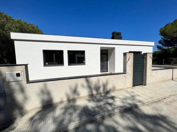 Casa o chalet independiente en venta en calle Del Montsià, 4