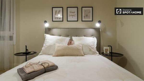 Elegante habitación en un apartamento de 8 dormitorios en Abando, Bilbao