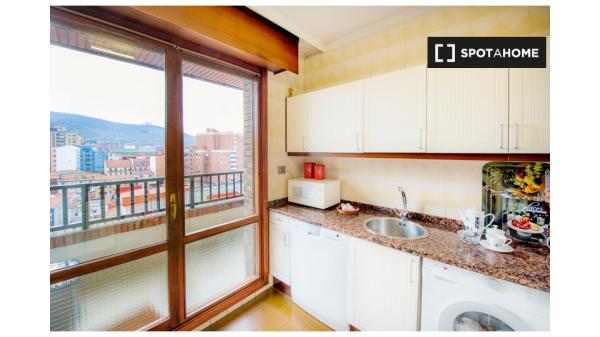 Alojamiento en apartamento de 5 dormitorios en Begoña, Bilbao