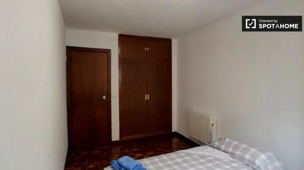 Apartamento de 4 dormitorios en alquiler en Alcalá de Henares.