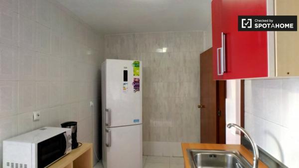 Luminoso apartamento de 4 dormitorios en alquiler en Alcalá de Henares.