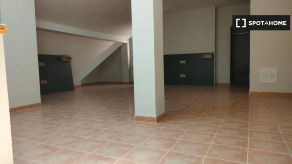 Piso dúplex de 2 dormitorios en alquiler en Alcalá de Henares