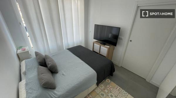 Apartamento de 2 dormitorios en alquiler en Raval Roig, Alicante