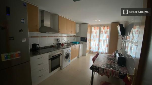 Apartamento completo de 2 dormitorios en Denia