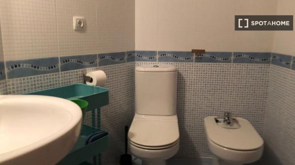 Apartamento completo de 2 dormitorios en Denia