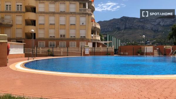 Apartamento completo de 2 dormitorios en Denia