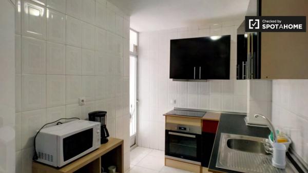 Apartamento de 4 dormitorios en alquiler en Alcalá de Henares, Madrid.