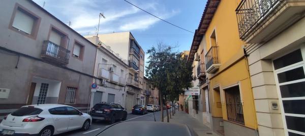 Casa independiente en calle de Castelar