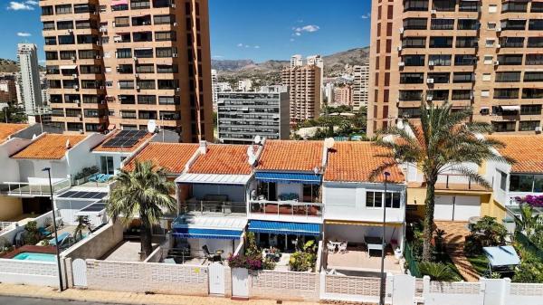 Casa independiente en calle Avilés, 26