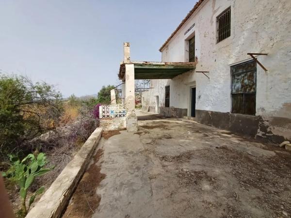 Casa independiente en calle del Mediterráneo