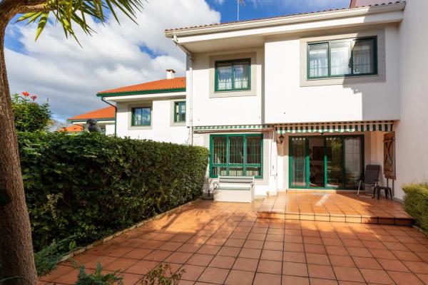 Chalet adosado en calle Río Sil