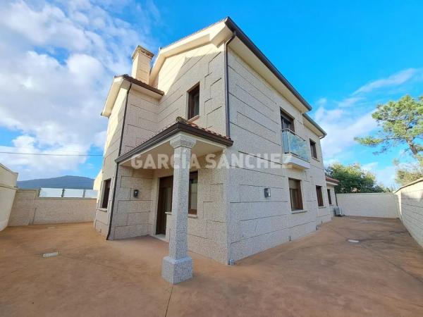 Casa independiente en Lugar Atalaia, 140