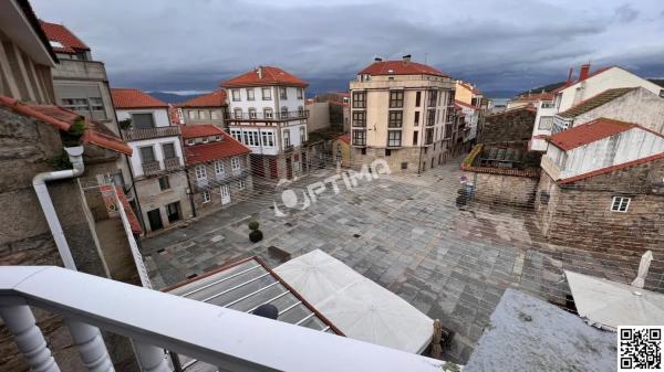 Chalet pareado en plaza de España