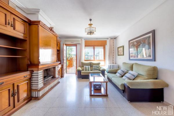 Chalet adosado en calle Puig Coronat