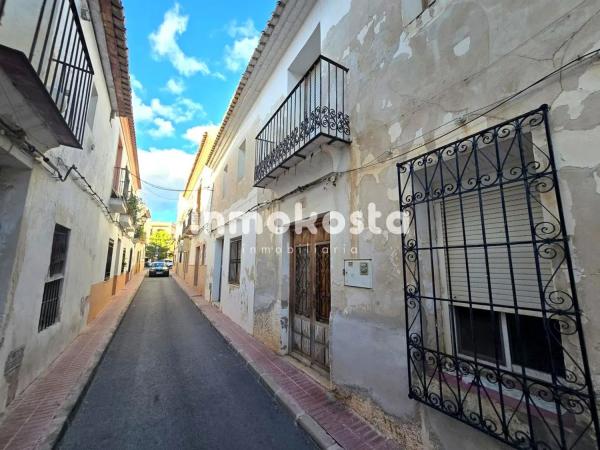 Casa independiente en calle Baldons