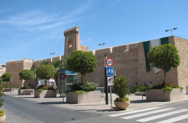 Chalet adosado en calle Vicente Salinas