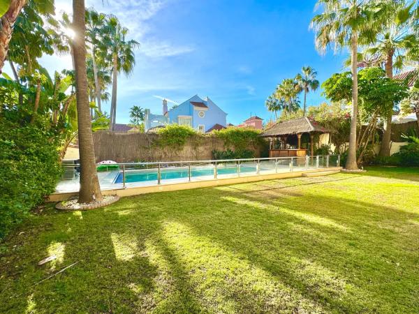 Casa independiente en Urbanización Cortijo Blanco