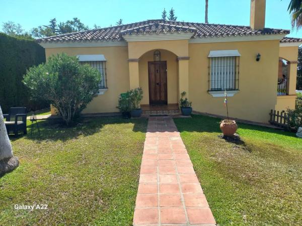 Casa independiente en Urbanizacion Montesol, 401