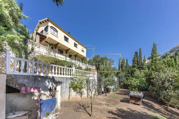 Casa independiente en calle los Madroños