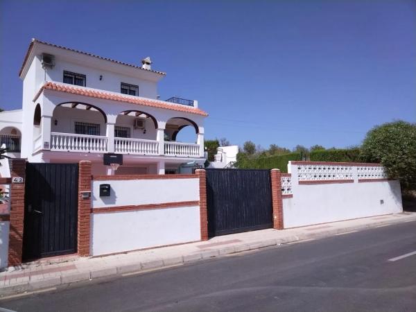 Casa independiente en avenida del Cantábrico