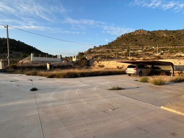 Casa independiente en poligono 32, 89 parcela