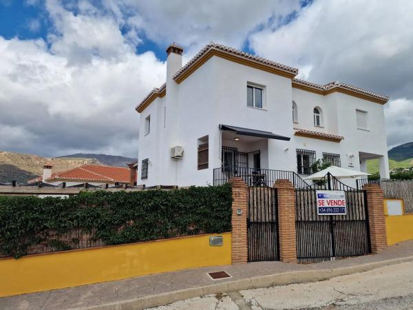 Casa independiente en calle Purifaleja