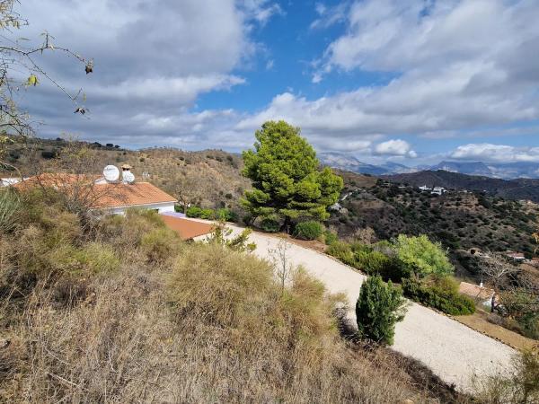 Casa independiente en vereda del Pleito