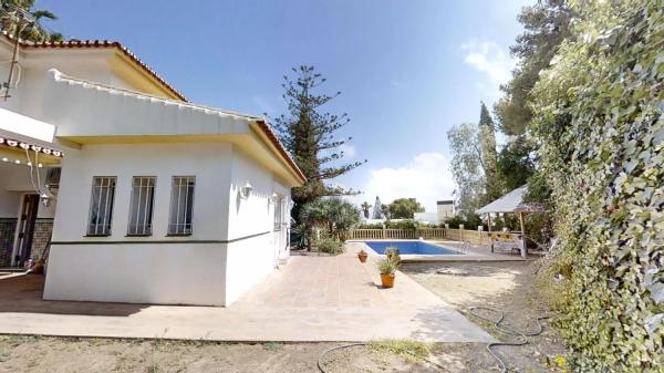 Casa independiente en calle Pajarete, 123