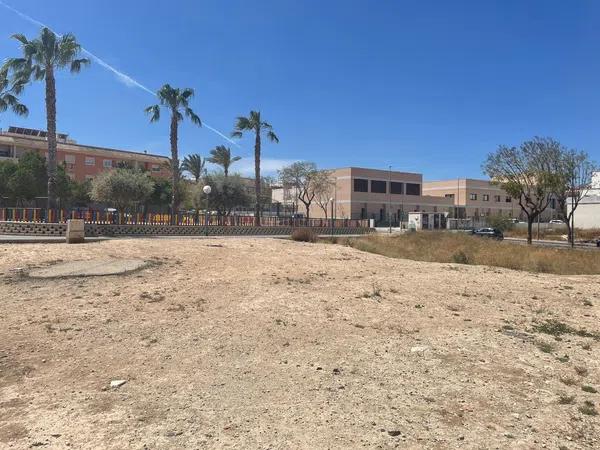 Terreno en plaza Andalucía, 3