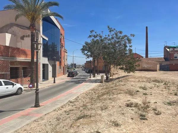 Terreno en plaza Andalucía, 3