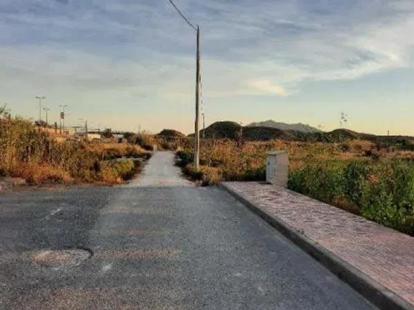 Terreno en avenida de Catral