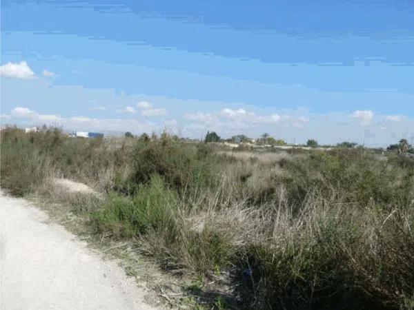 Terreno en via del Mediterráneo