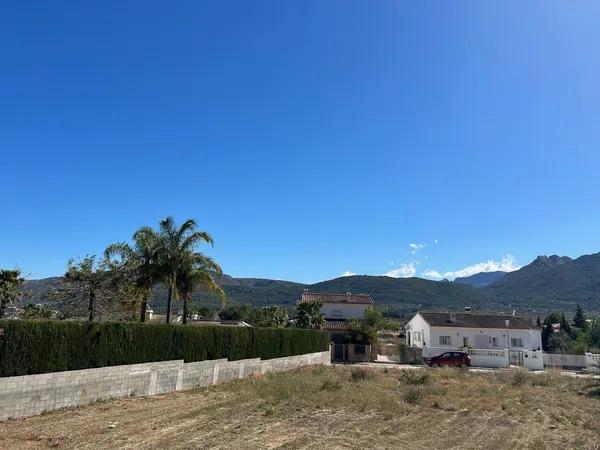 Terreno en Alcalalí