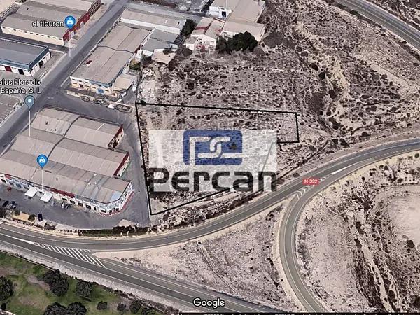 Terreno en Poligono Industrial el Mesell