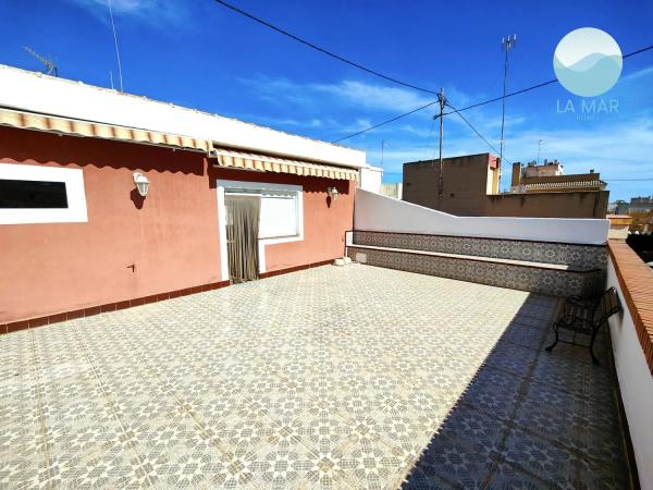 Casa independiente en calle Reyes Católicos