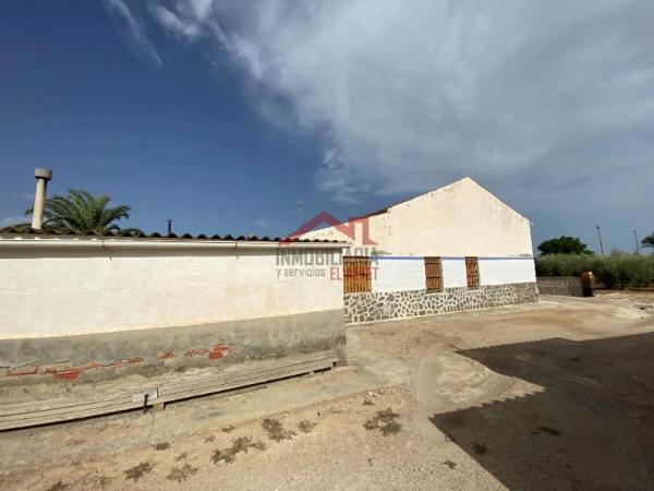 Casa independiente en carretera de Torrellano al Aeropuerto