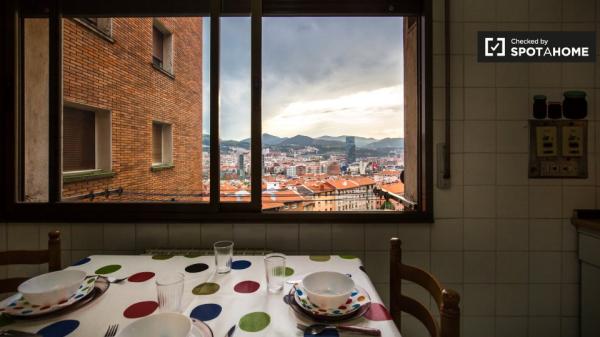 Viel Platz in 3-Zimmer-Wohnung in Uribarri, Bilbao