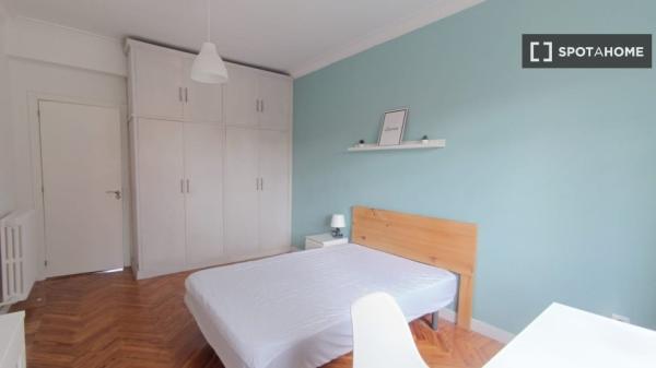 Se alquila habitación en piso compartido en Pamplona