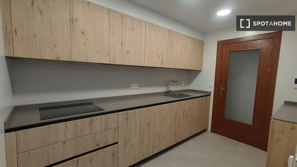 Se alquila habitación en piso compartido en Pamplona