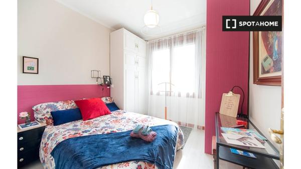 Se alquila habitación en apartamento de 5 dormitorios en Casco Viejo, Bilbao