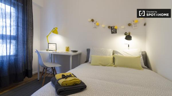 Habitación amueblada en apartamento de 3 dormitorios en Begoña, Bilbao