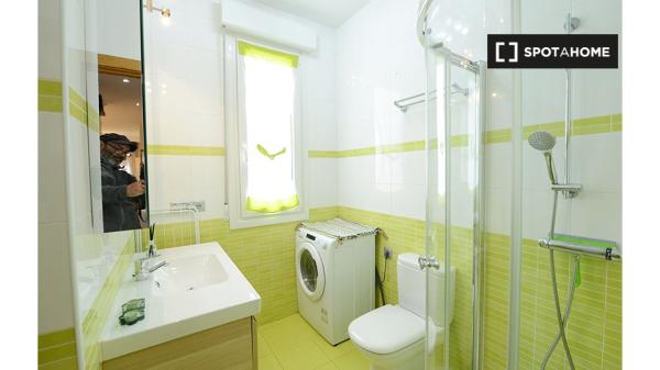 Apartamento de 1 dormitorio en alquiler en Abando, Bilbao