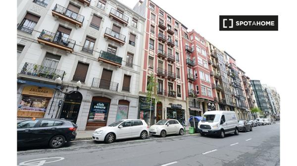 Apartamento de 1 dormitorio en alquiler en Abando, Bilbao