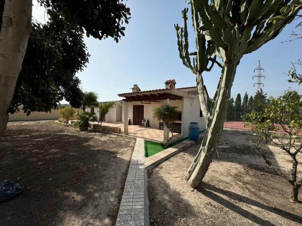 Casa independiente en calle la Ruda