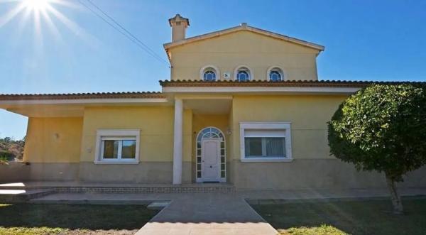 Casa independiente en calle Jardiel Poncela