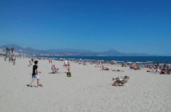 Piso en avenida de Benidorm, 18